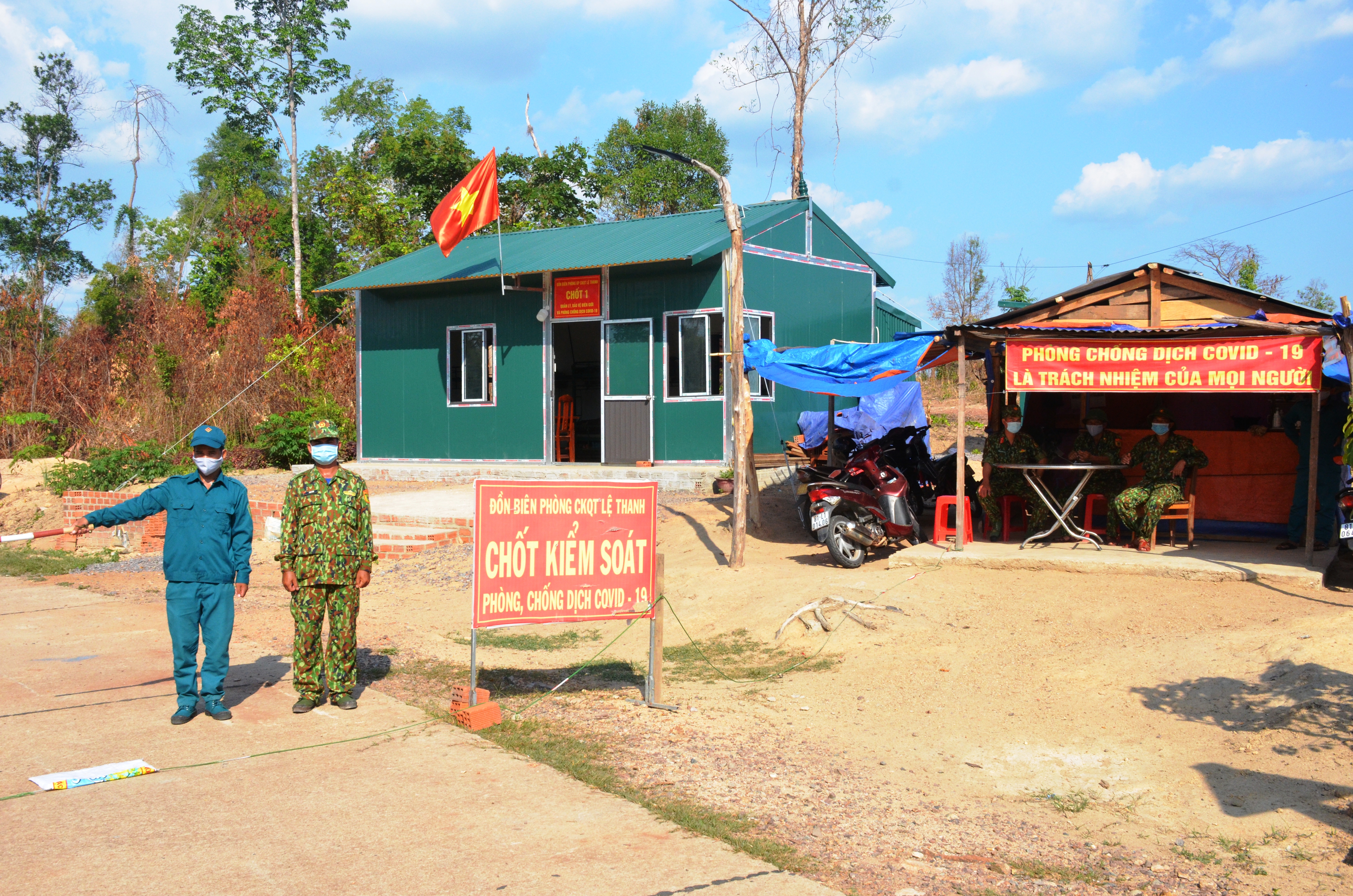 Gia Lai bố trí 9 phương tiện sẵn sàng vận chuyển công dân Việt Nam trở về qua biên giới đến nơi cách ly