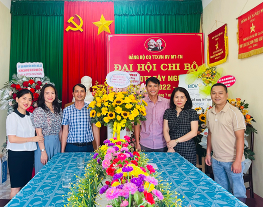 Lãnh đạo Ban Quản lý Khu kinh tế thăm và Chúc mừng Ngày Báo chí cách mạng Việt Nam (21/6) tại các cơ quan thông tấn, báo chí.