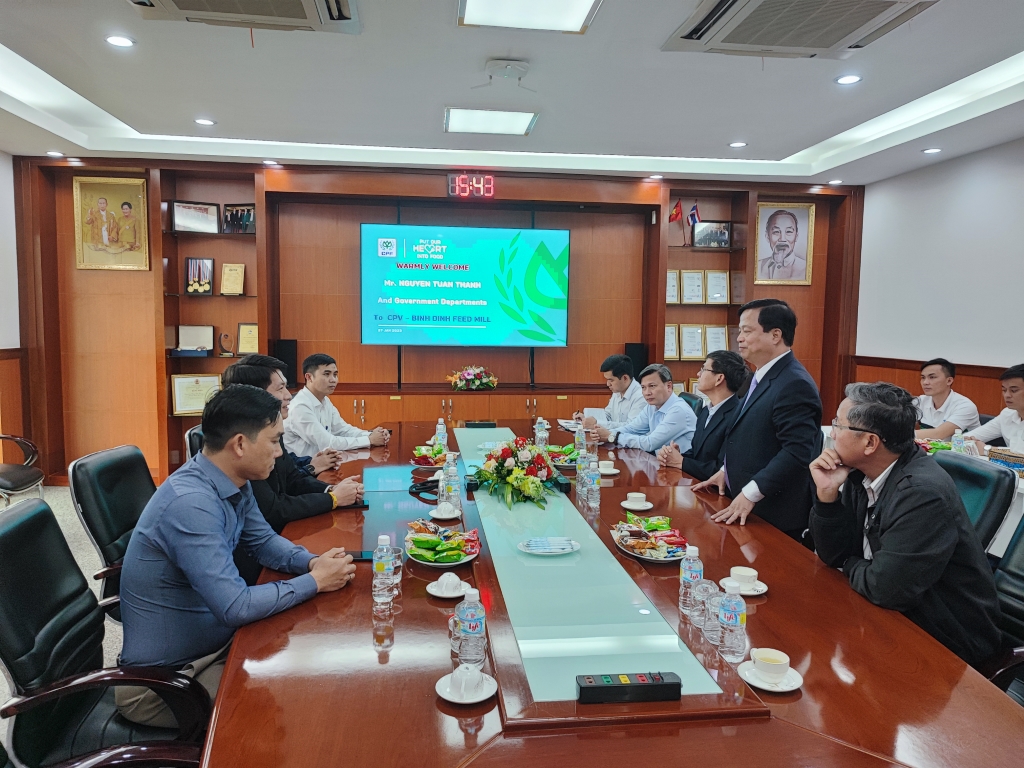 Phó chủ tịch thường trực UBND tỉnh Nguyễn Tuấn Thanh phát biểu