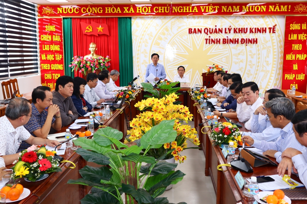 Bí thư Tỉnh ủy Hồ Quốc Dũng phát biểu kết luận buổi làm việc.