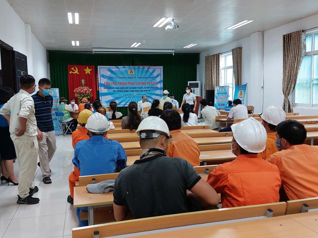 Quang cảnh chương trình tại Công ty TNHH Sinh hoá Minh Dương