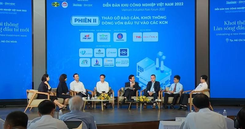 Các khách mời thảo luận
