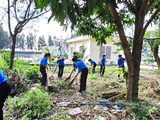 HOẠT ĐỘNG KỶ NIỆM 93 NĂM NGÀY THÀNH LẬP ĐOÀN CỦA CHI ĐOÀN BAN QLDA VÀ GPMB KHU KINH TẾ