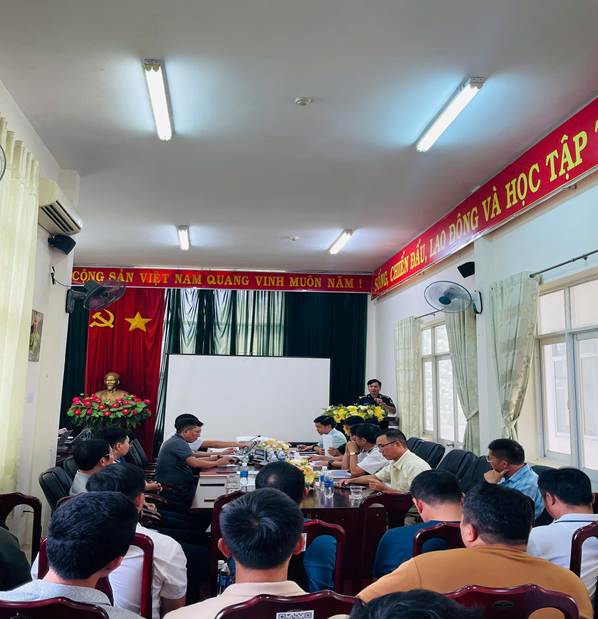 Ông Cao Đăng Quế, Đội trưởng Hải quan cửa khẩu phát biểu tại hội nghị