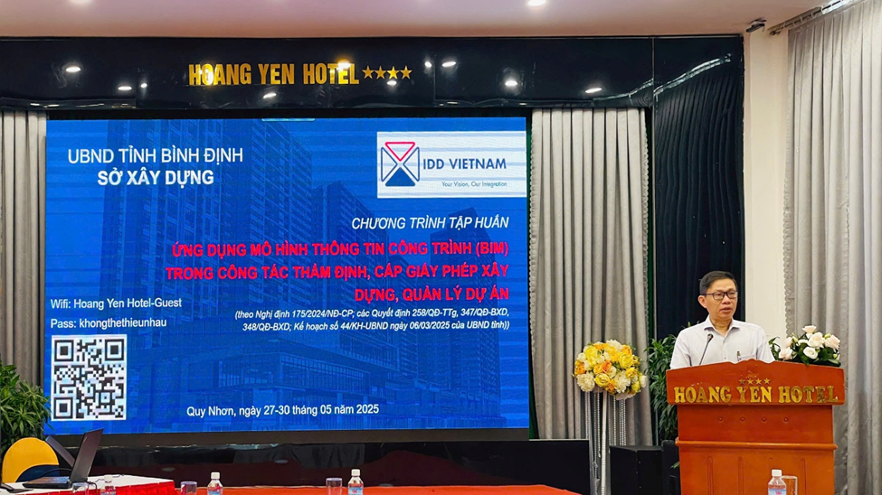 Phó Giám đốc Sở Xây dựng Lê Anh Sơn phát biểu khai mạc Hội nghị