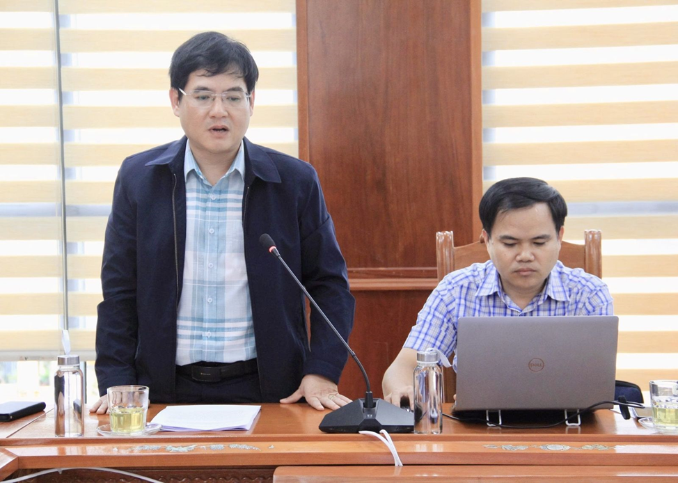Giám đốc Trung tâm Phục vụ hành chính công tỉnh Lê Dũng Linh phát biểu khai mạc hội nghị
